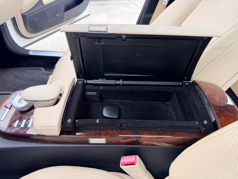Mercedes-Benz S-Class S550 2009