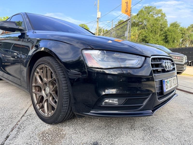 Audi A4 2.0T Premium Sedan quattro Manual 2013