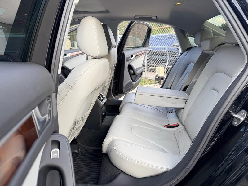 Audi A4 2.0T Premium Sedan quattro Manual 2013