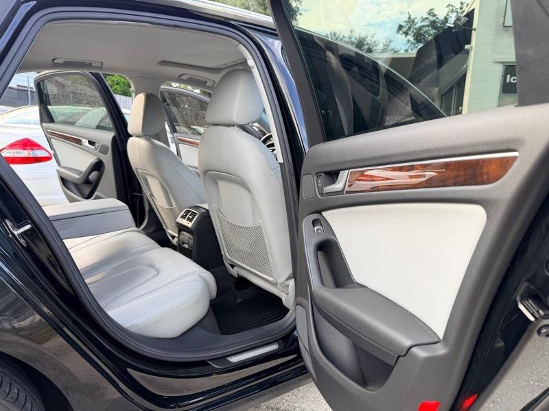 Audi A4 2.0T Premium Sedan quattro Manual 2013