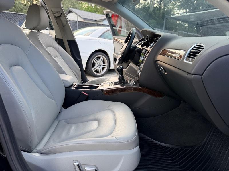 Audi A4 2.0T Premium Sedan quattro Manual 2013