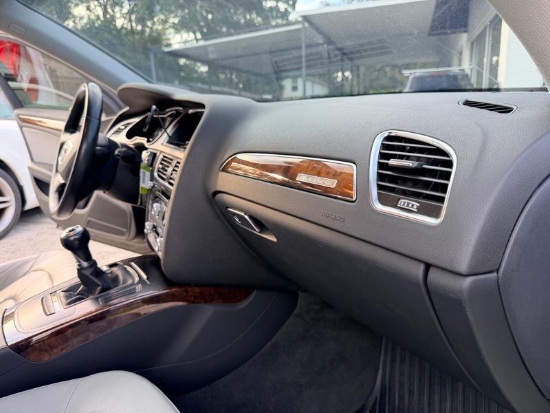 Audi A4 2.0T Premium Sedan quattro Manual 2013