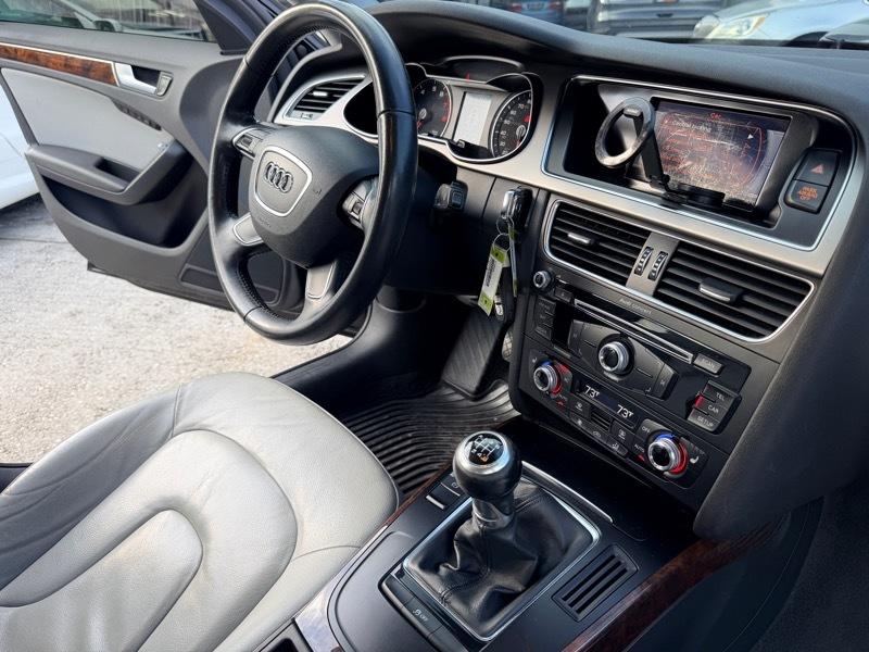 Audi A4 2.0T Premium Sedan quattro Manual 2013