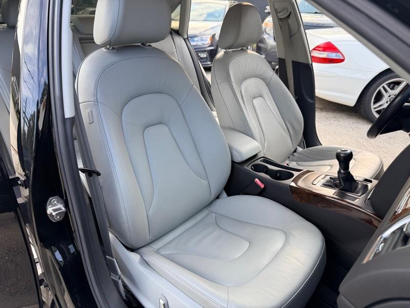 Audi A4 2.0T Premium Sedan quattro Manual 2013
