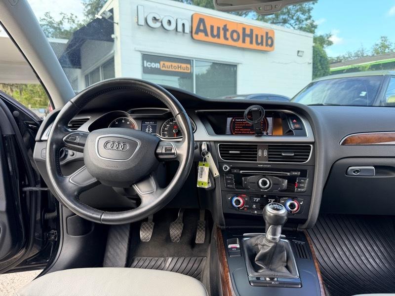 Audi A4 2.0T Premium Sedan quattro Manual 2013