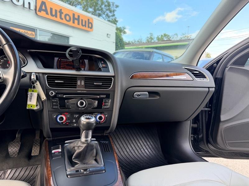 Audi A4 2.0T Premium Sedan quattro Manual 2013