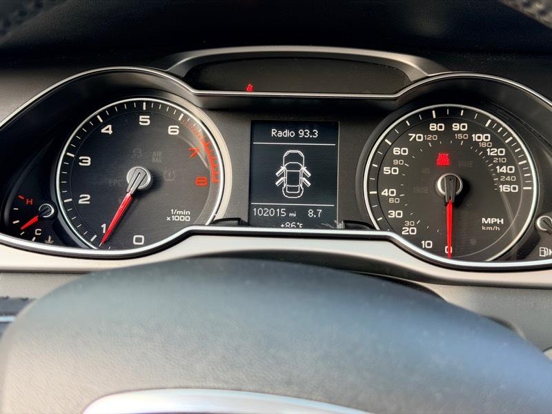 Audi A4 2.0T Premium Sedan quattro Manual 2013