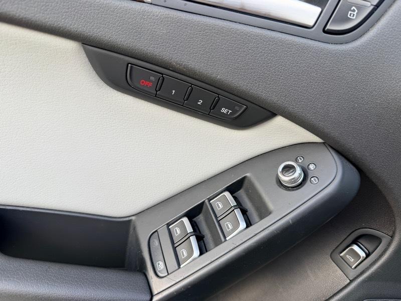 Audi A4 2.0T Premium Sedan quattro Manual 2013