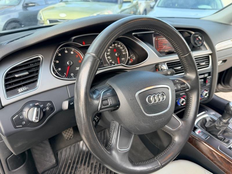 Audi A4 2.0T Premium Sedan quattro Manual 2013