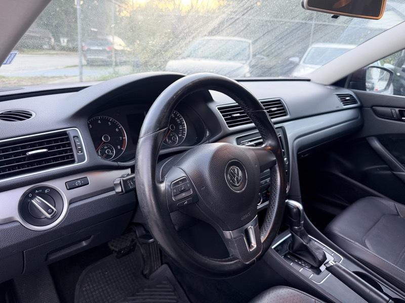 Volkswagen Passat 1.8T Wolfsburg AT 2014