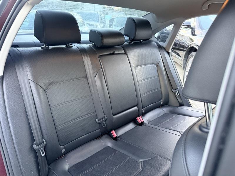 Volkswagen Passat 1.8T Wolfsburg AT 2014