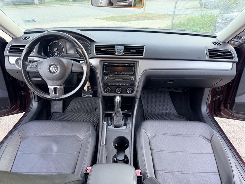 Volkswagen Passat 1.8T Wolfsburg AT 2014