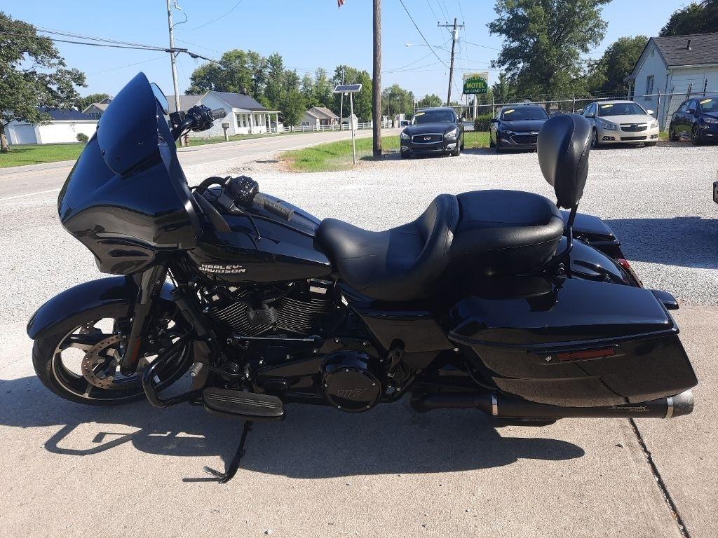 Harley-Davidson Street Glide Base 2024