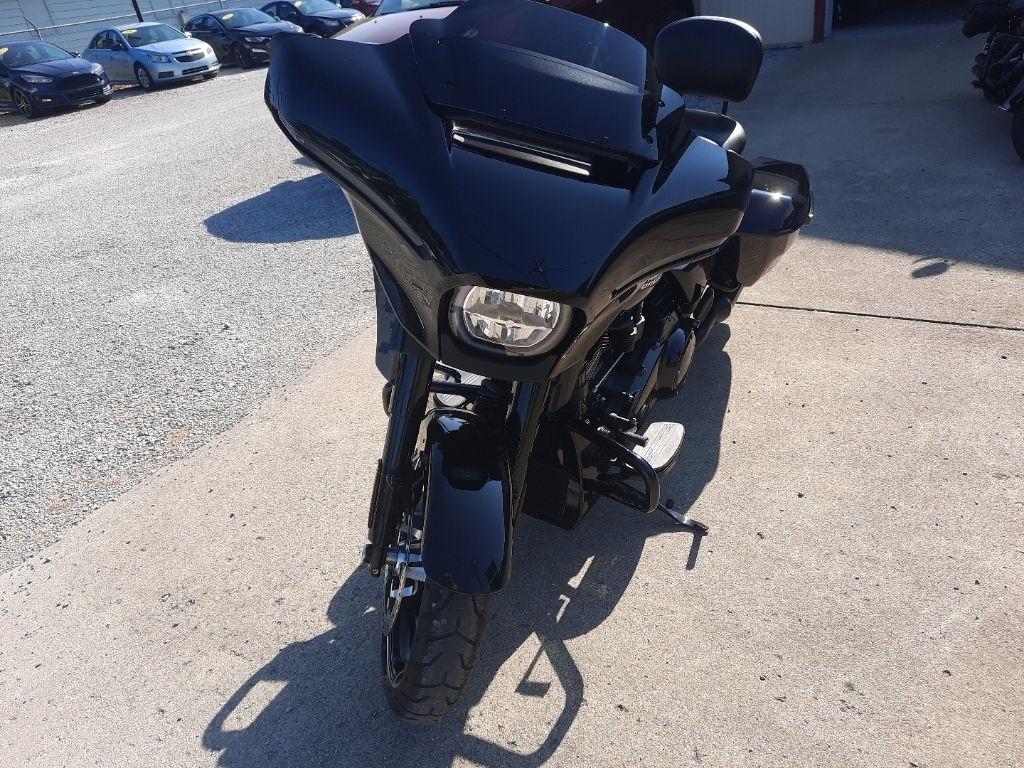 Harley-Davidson Street Glide Base 2024