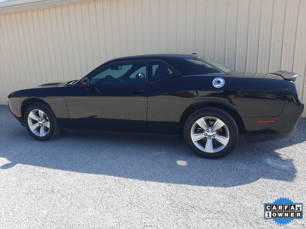 Dodge Challenger SXT RWD 2023