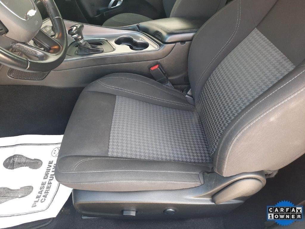 Dodge Challenger SXT RWD 2023