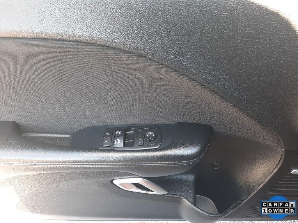 Dodge Challenger SXT RWD 2023