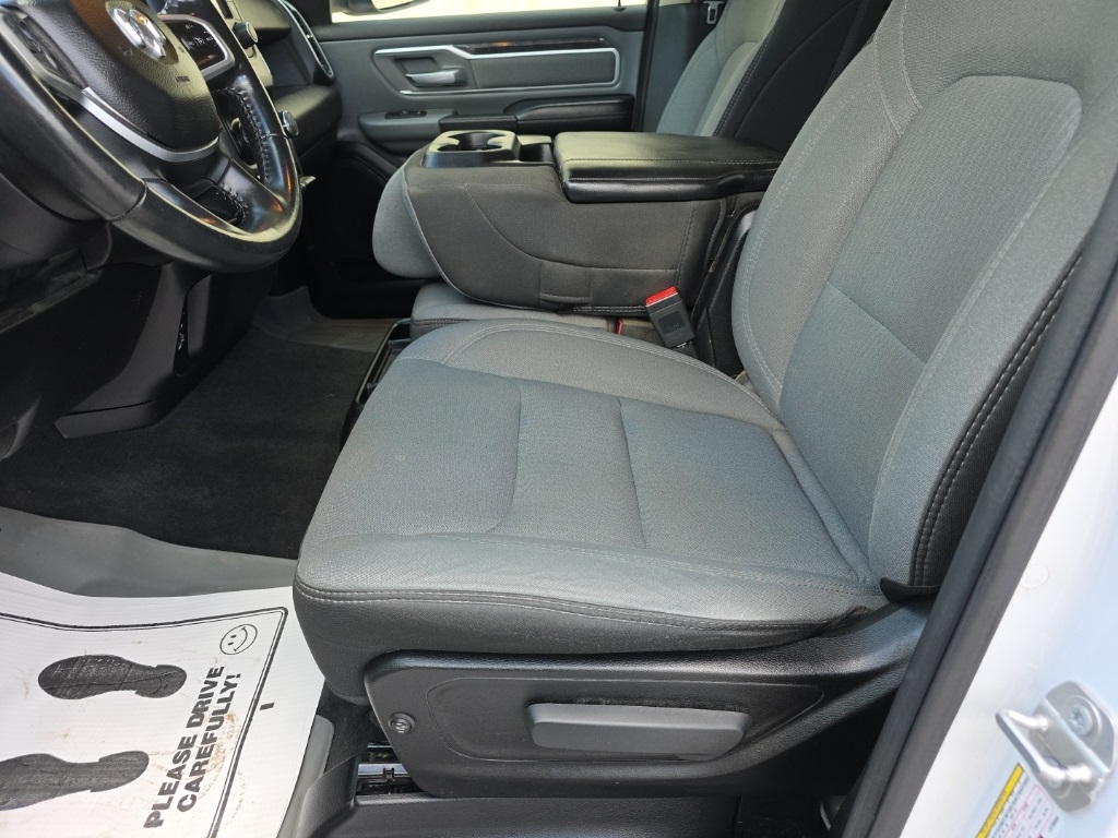 RAM 1500 Big Horn 4x4 Quad Cab 6'4" Box 2020