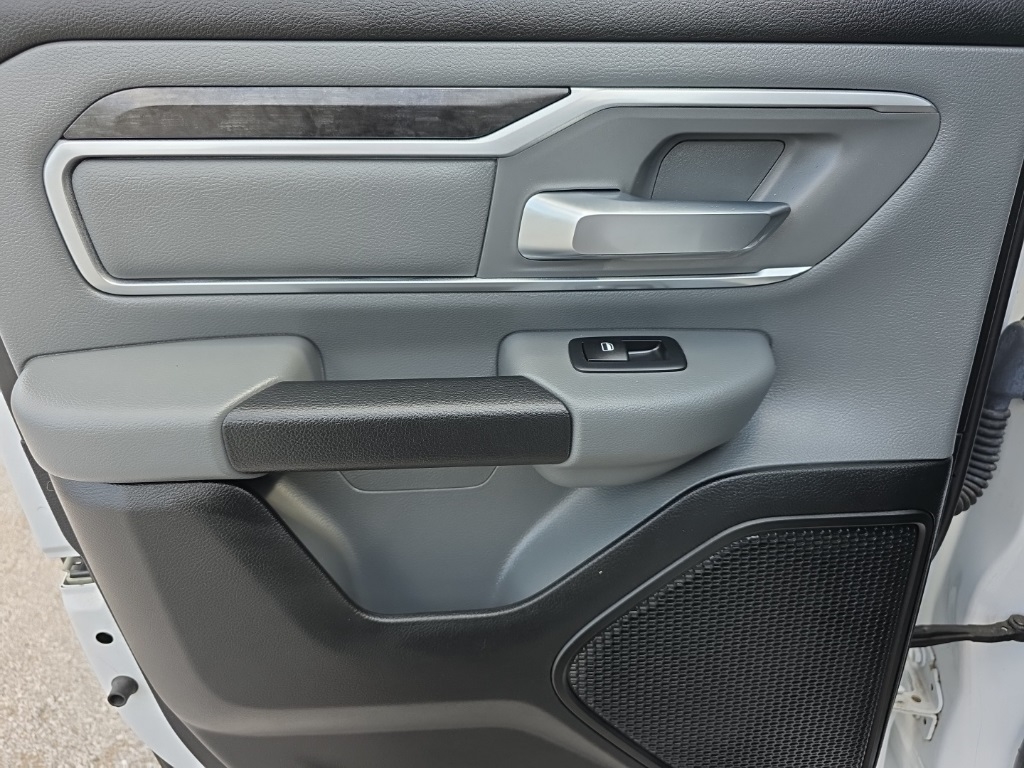 RAM 1500 Big Horn 4x4 Quad Cab 6'4" Box 2020