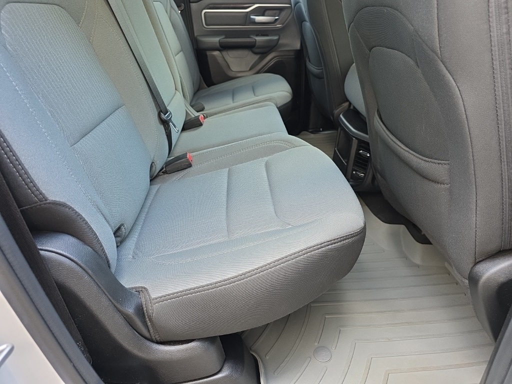 RAM 1500 Big Horn 4x4 Quad Cab 6'4" Box 2020