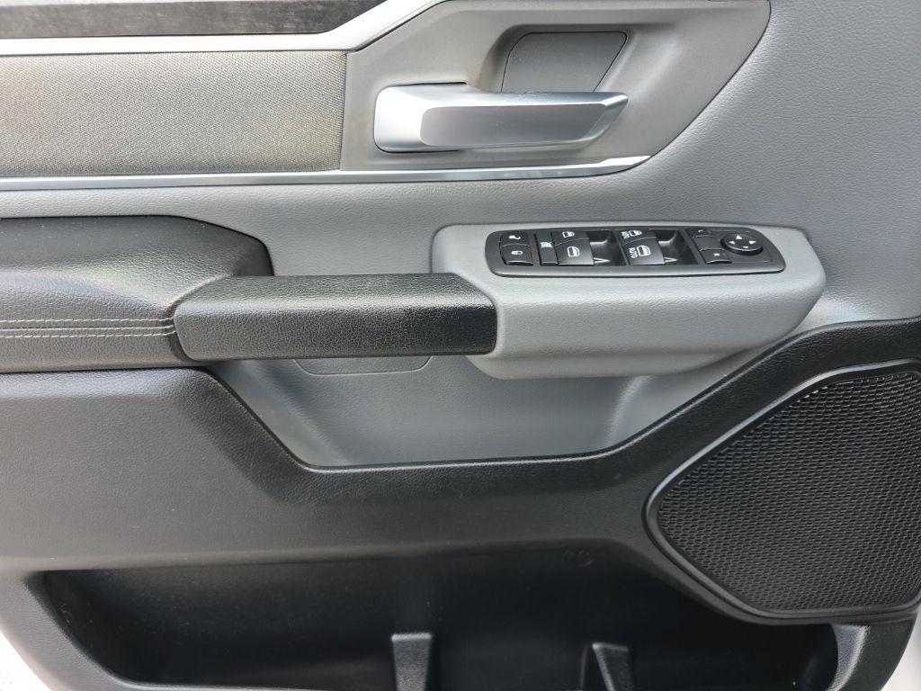 RAM 1500 Big Horn 4x4 Quad Cab 6'4" Box 2020