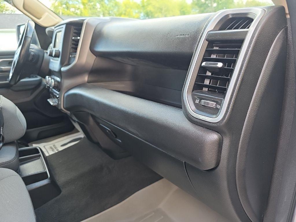 RAM 1500 Big Horn 4x4 Quad Cab 6'4" Box 2020