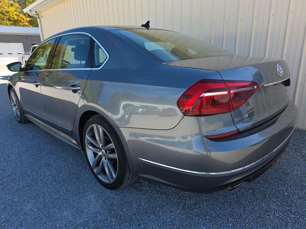 Volkswagen Passat R-Line w/Comfort Pkg Auto 2017