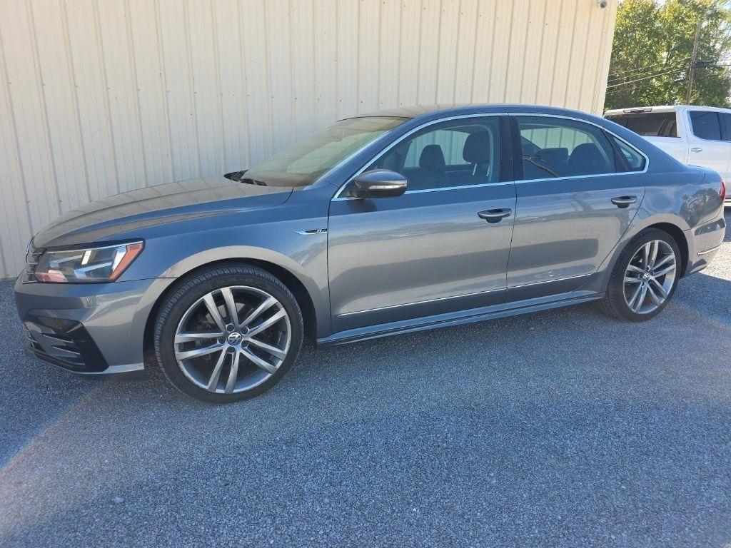 Volkswagen Passat R-Line w/Comfort Pkg Auto 2017