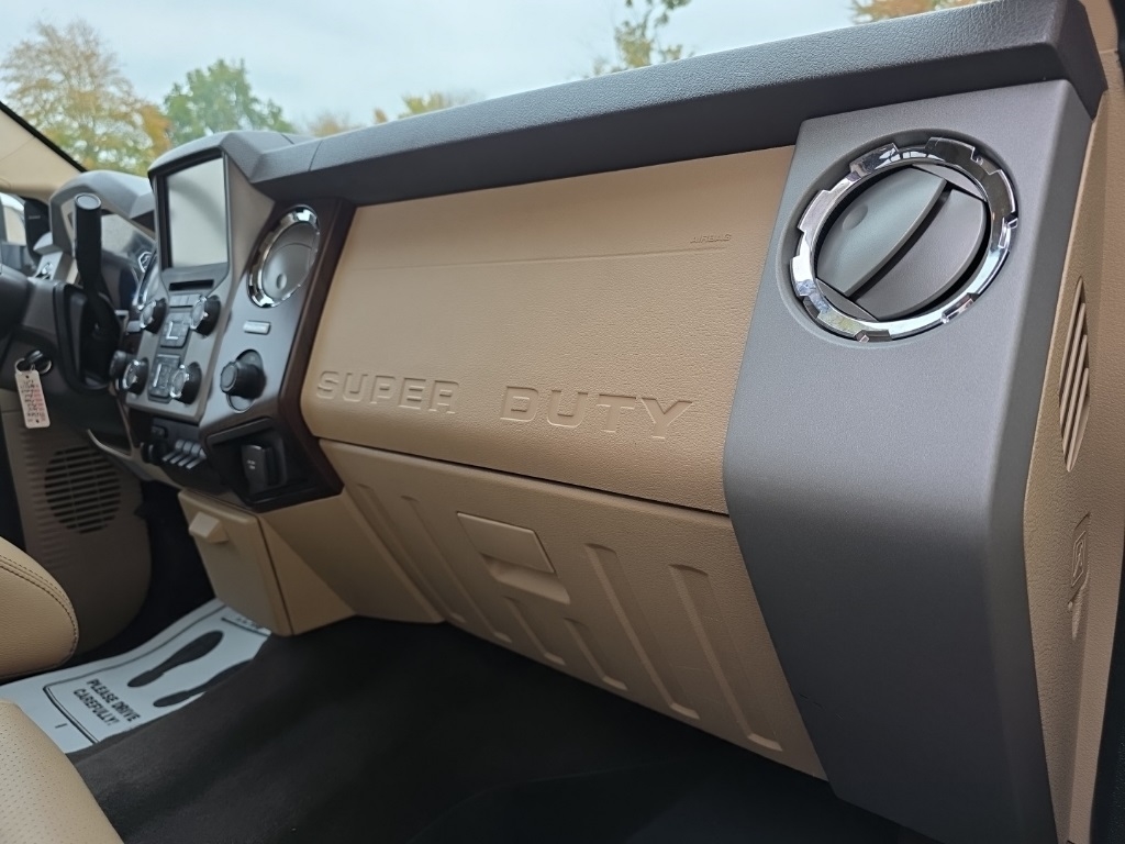 Ford F-250 SD 4WD Crew Cab 172" Platinum 2015 Ford F-250 SD 4WD Crew Cab 172" Platinum 2015