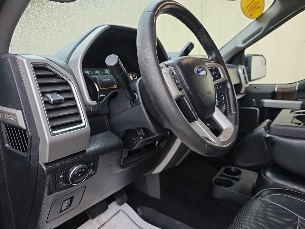 Ford F-150 King Ranch 4WD SuperCrew 5.5' Box 2017 Ford F-150 King Ranch 4WD SuperCrew 5.5' Box 2017