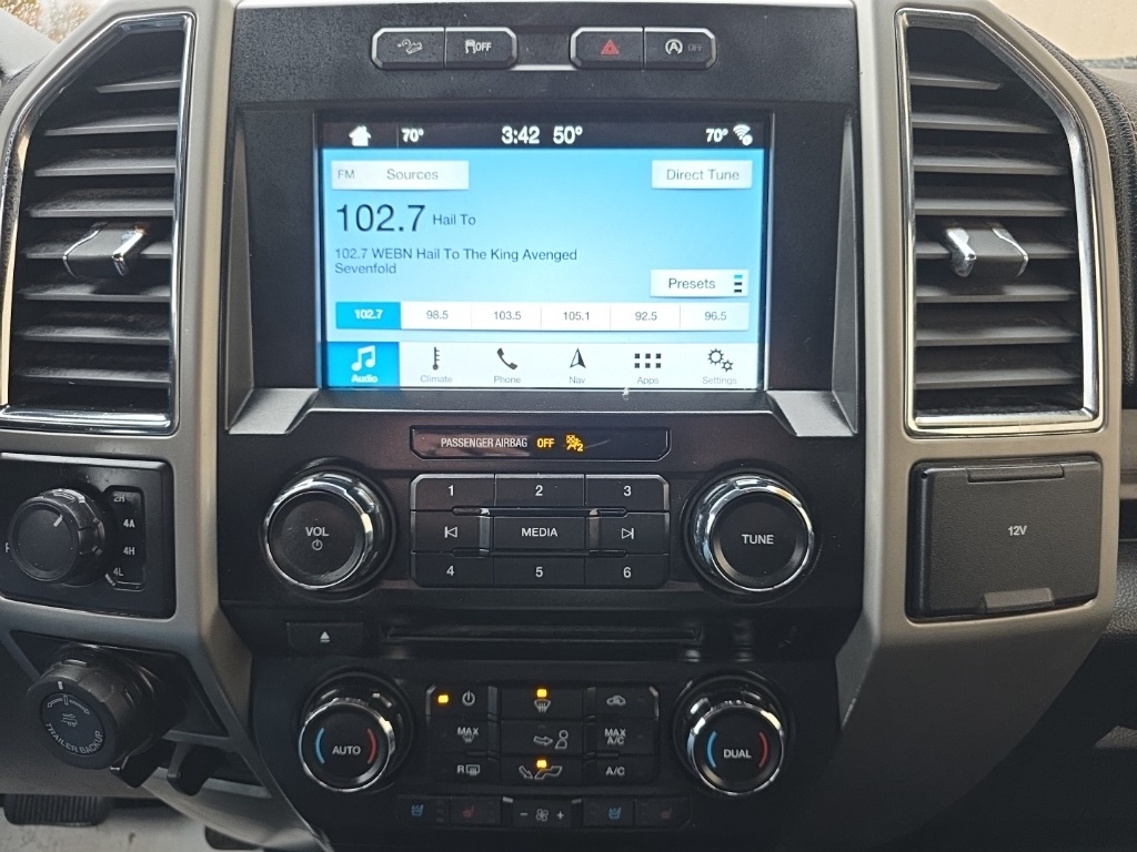 Ford F-150 King Ranch 4WD SuperCrew 5.5' Box 2017 Ford F-150 King Ranch 4WD SuperCrew 5.5' Box 2017