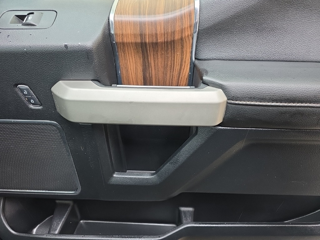 Ford F-150 King Ranch 4WD SuperCrew 5.5' Box 2017 Ford F-150 King Ranch 4WD SuperCrew 5.5' Box 2017