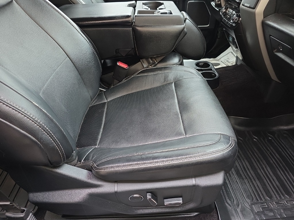 Ford F-150 King Ranch 4WD SuperCrew 5.5' Box 2017 Ford F-150 King Ranch 4WD SuperCrew 5.5' Box 2017