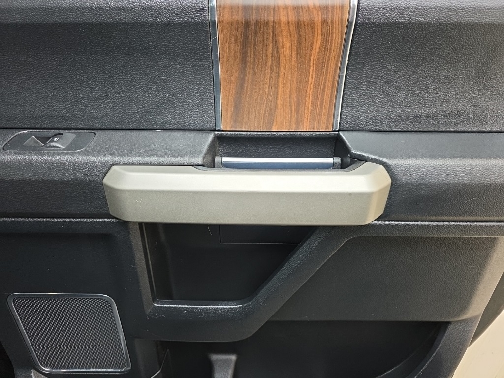 Ford F-150 King Ranch 4WD SuperCrew 5.5' Box 2017 Ford F-150 King Ranch 4WD SuperCrew 5.5' Box 2017