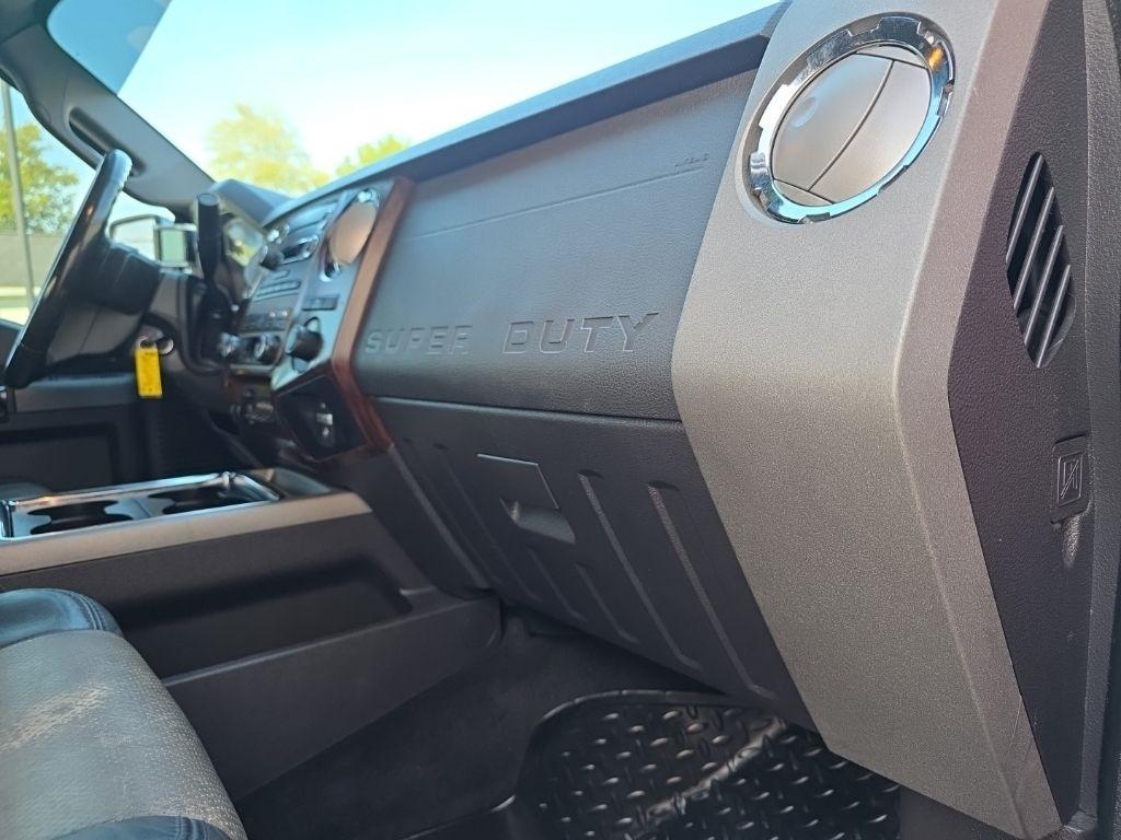 Ford F-350 SD Lariat Crew Cab 4WD 2011