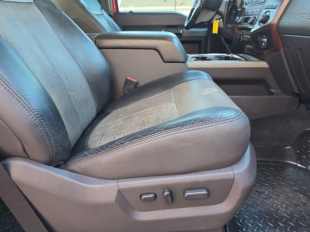 Ford F-350 SD Lariat Crew Cab 4WD 2011