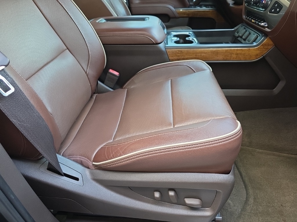 Chevrolet Silverado 2500HD 4WD Crew Cab 153.7" High Country 2016