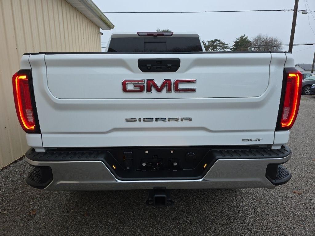 GMC Sierra 2500HD 4WD Crew Cab 159" SLT 2023