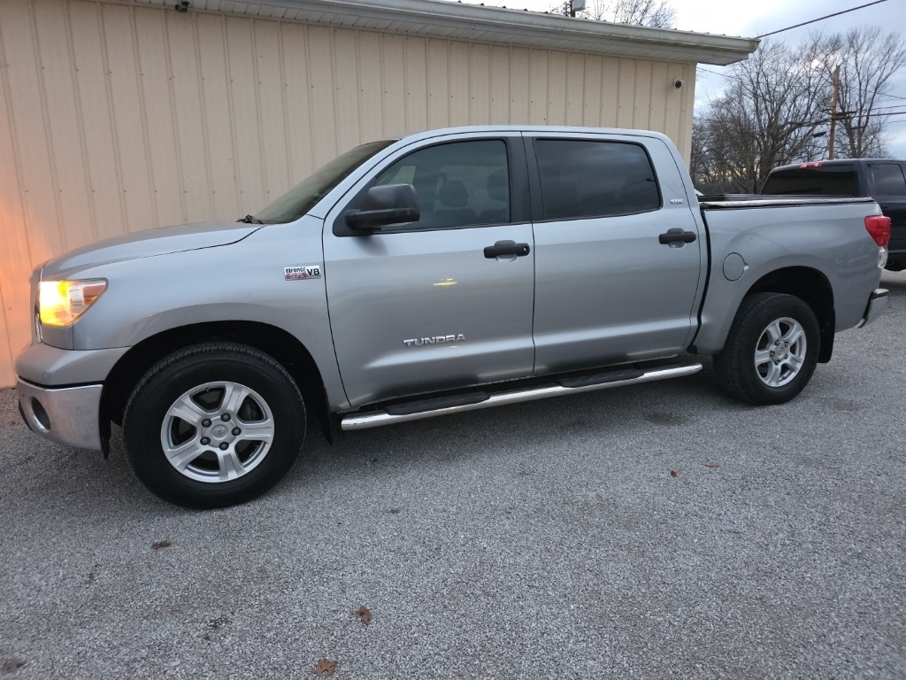 Toyota Tundra 2WD Truck CrewMax 5.7L V8 6-Spd AT (Natl) 2013