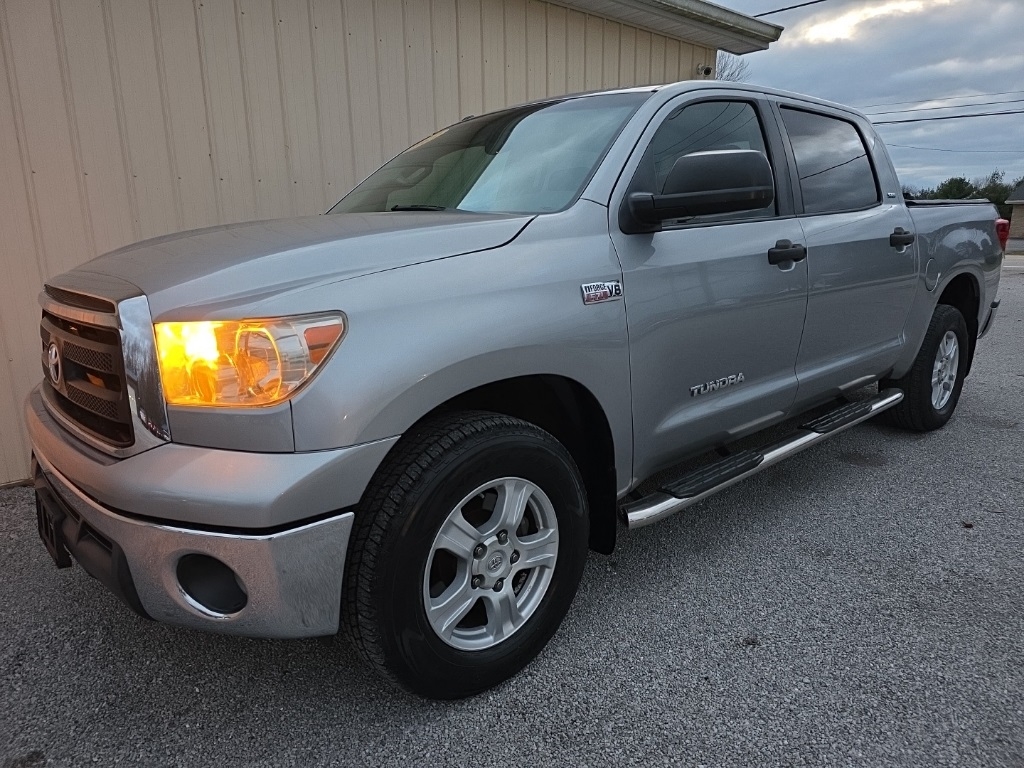 Toyota Tundra 2WD Truck CrewMax 5.7L V8 6-Spd AT (Natl) 2013