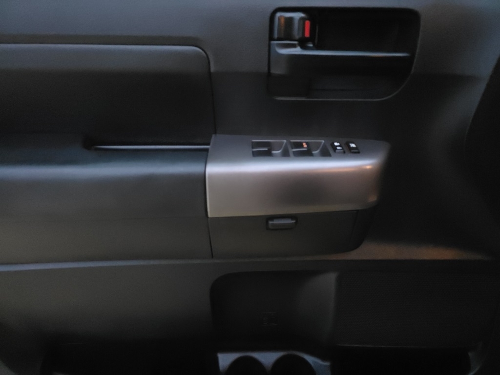 Toyota Tundra 2WD Truck CrewMax 5.7L V8 6-Spd AT (Natl) 2013