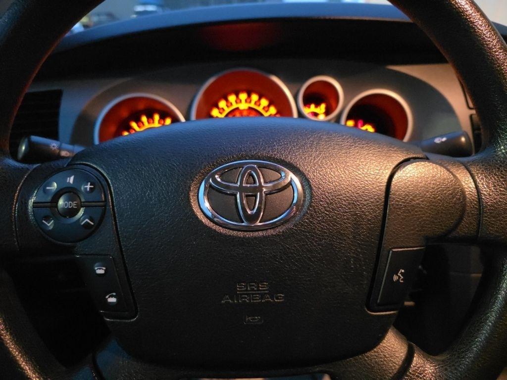 Toyota Tundra 2WD Truck CrewMax 5.7L V8 6-Spd AT (Natl) 2013