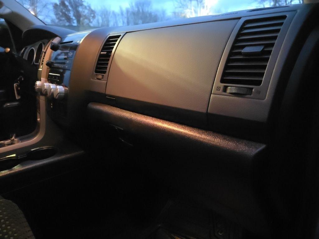 Toyota Tundra 2WD Truck CrewMax 5.7L V8 6-Spd AT (Natl) 2013