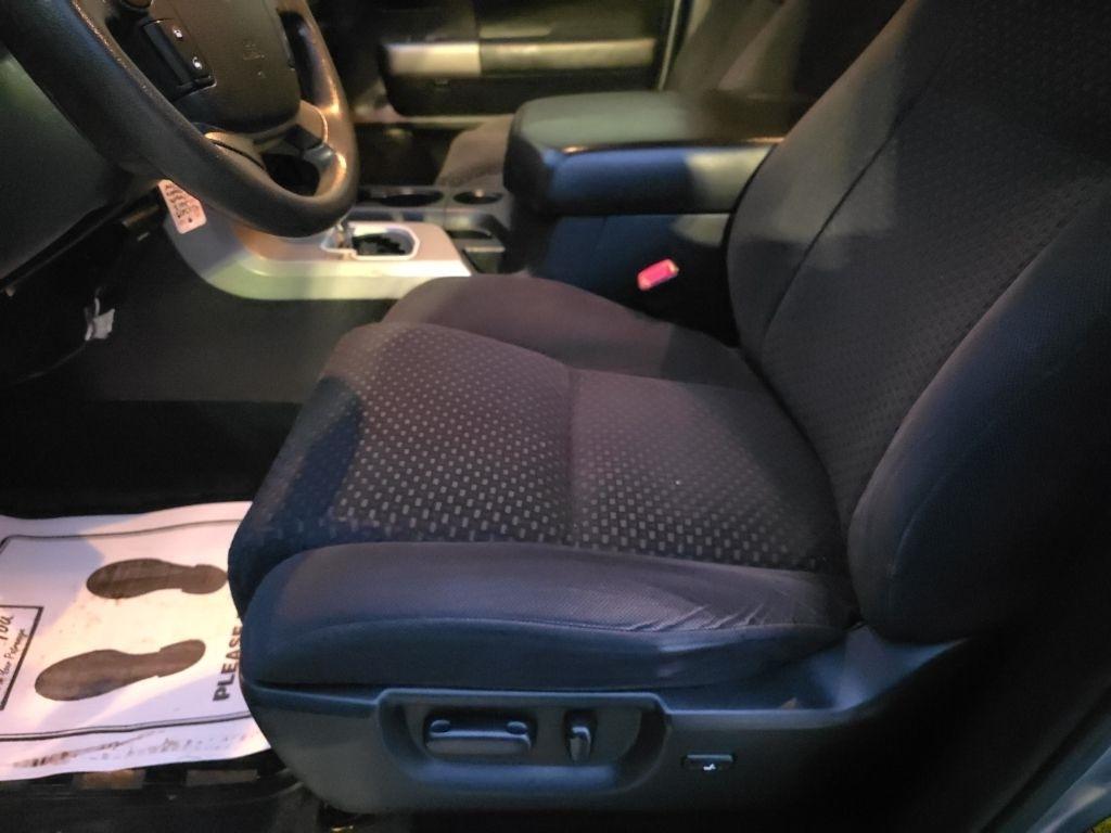 Toyota Tundra 2WD Truck CrewMax 5.7L V8 6-Spd AT (Natl) 2013