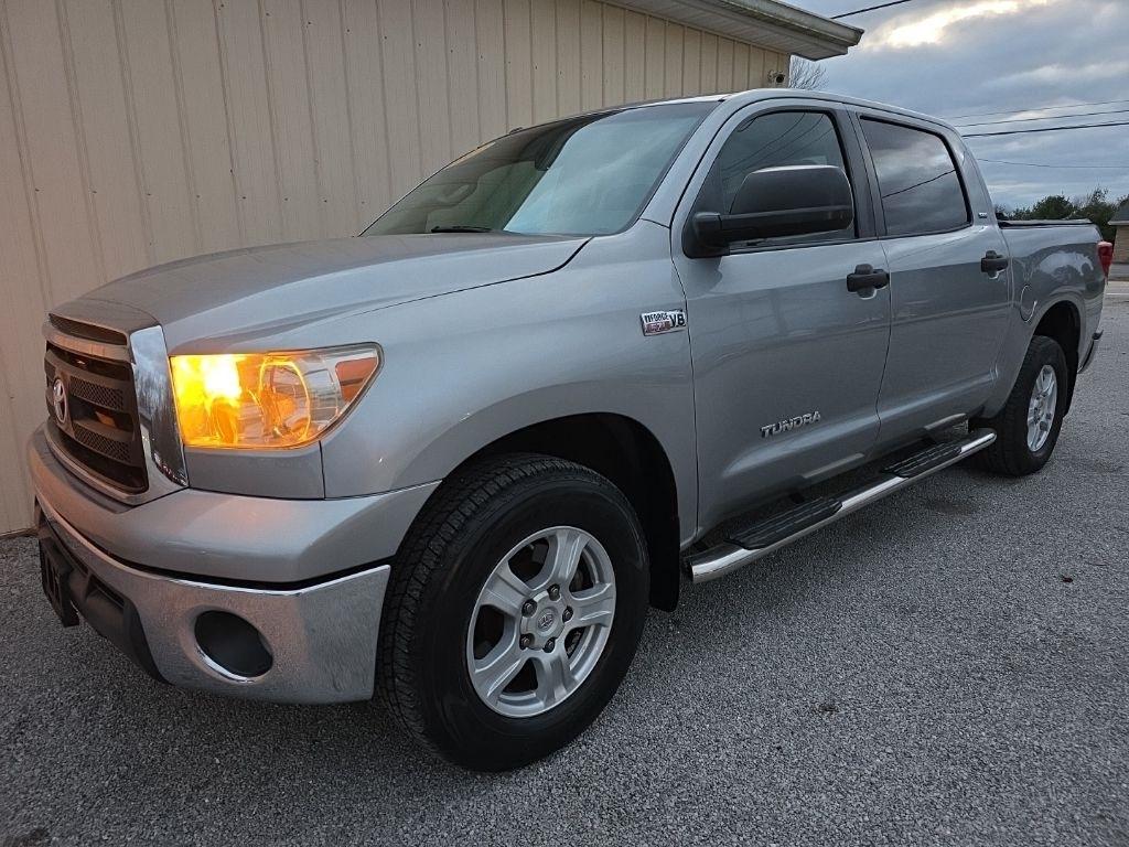 Toyota Tundra 2WD Truck CrewMax 5.7L V8 6-Spd AT (Natl) 2013