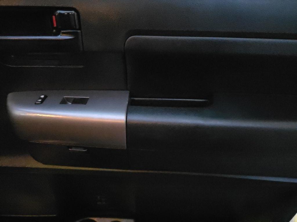 Toyota Tundra 2WD Truck CrewMax 5.7L V8 6-Spd AT (Natl) 2013