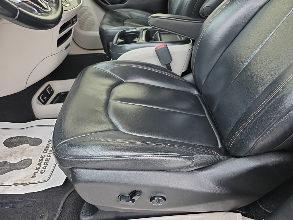 Chrysler Pacifica Touring-L FWD 2017