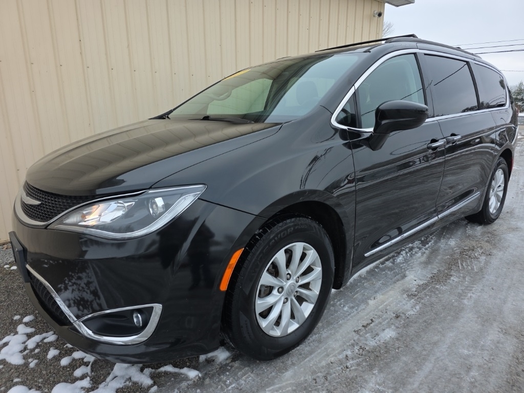 Chrysler Pacifica Touring-L FWD 2017