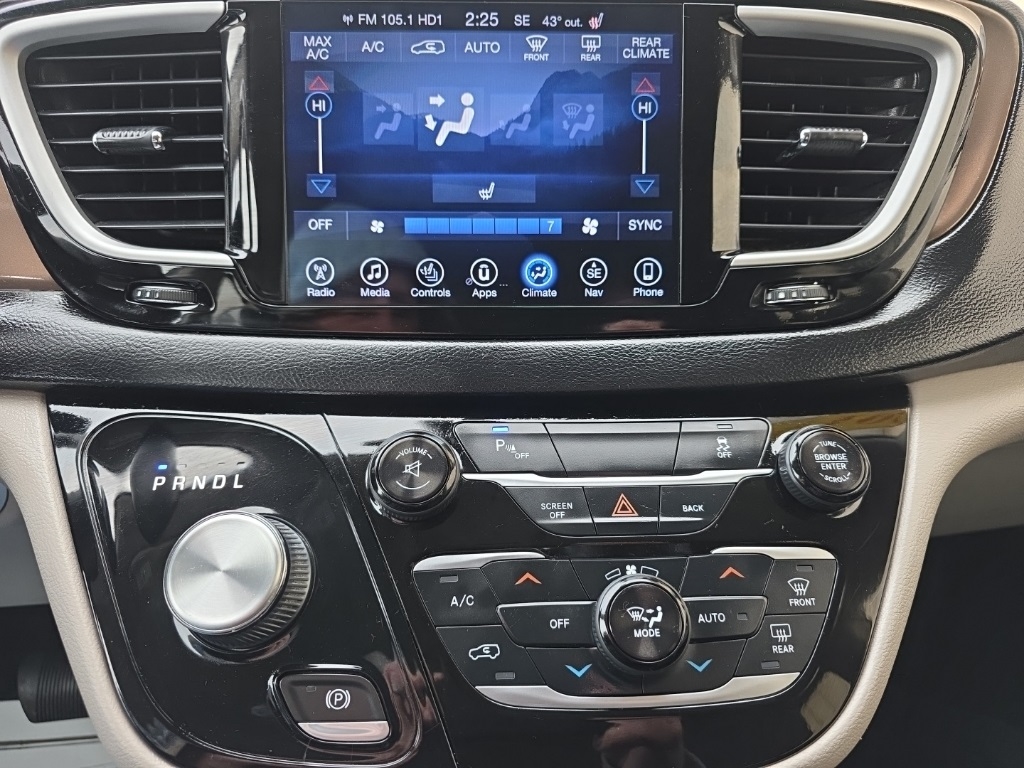 Chrysler Pacifica Touring-L FWD 2017