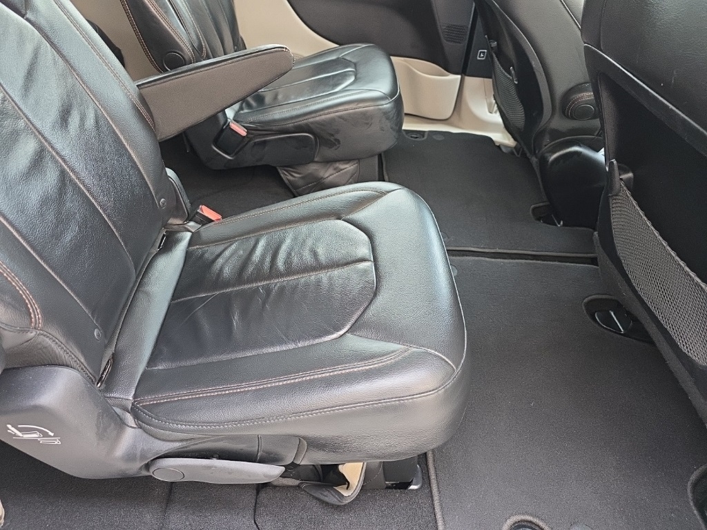 Chrysler Pacifica Touring-L FWD 2017